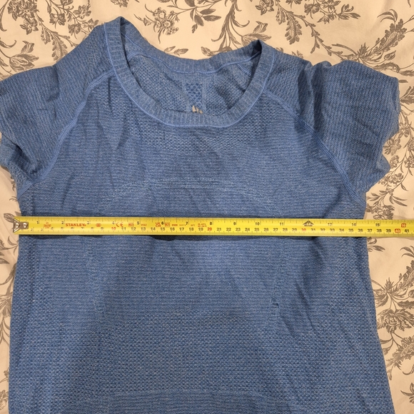 Lululemon Women’s Blue Performance Knit Top - Picture 9 of 12